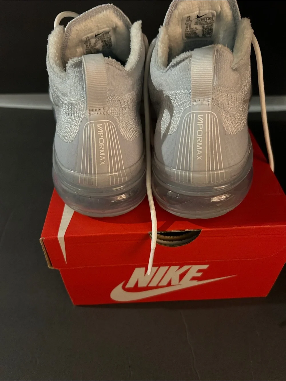 Nike VaporMax Flyknit Sneakers - Light Grey/White